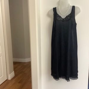 Pretty Retro style full slip - Large 37-39 bust